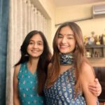 Anushka Sen Instagram - dinner date with mum 🦋
