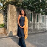 Anushka Sen Instagram - ✨🌻 . Outfit: @yuftaindia