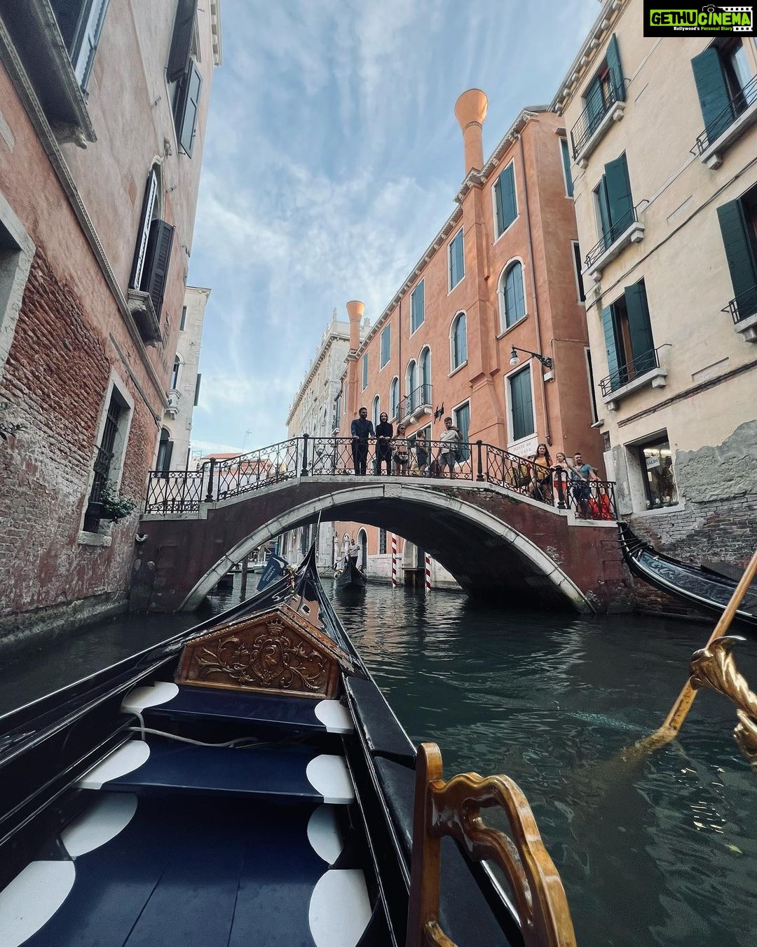Anushka Sen Instagram - Venice is so beautiful ππ«Άπ₯° Venice, Italy
