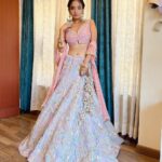 Anushka Sen Instagram - mast nazron se allah bachaye, husna wallon se allah bachaye ✨💗 . Styled by @stylingbyvictor @sohail__mughal___ Makeup by @sachinmakeupartist1 Hair by @srvbeeauty Outfit @kaaishabyshalini Jewellery @papadontpreachbyshubhika Assisted by @stylebyjeenu
