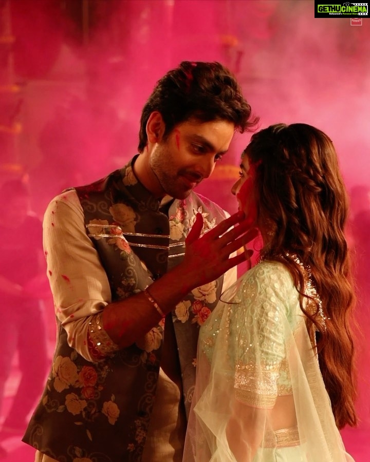 Anushka Sen Instagram - #MastNazronSe Releasing on 31st March. #tseries @tseries.official #BhushanKumar @jubin_nautiyal @nikifying @manojmuntashir @rochakkohli @ashishforfilms @adityadevmusic @kohlihimansh @sunilpateldop