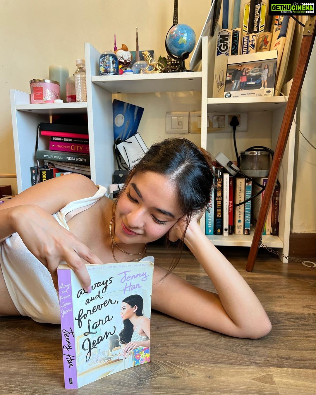 Anushka Sen Instagram - photo dump 💜🦦🌸