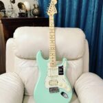 Anushka Sen Instagram - new baby 🎸🎼 #electricguitar Fender American Performer Stratocaster HSS 😍✨