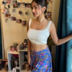 Anushka Sen Instagram - friyay 🦋🌻🌸