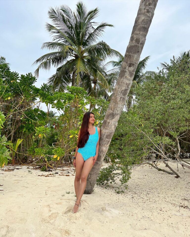 Anushka Sen Instagram - Take me back 🦋🌸🌻☀️ Maldives