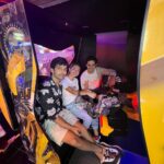 Anushka Sen Instagram - Day out with the boisss @dsafary @kohlihimansh , had the craziest funn dayyy🦦☀️✨