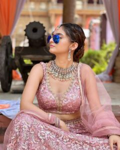 Anushka Sen Instagram - Ishq tha ya zehar chadh gaya tha
Hosh mein aaj tak aa na paaye 💘