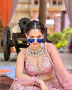 Anushka Sen Instagram - Ishq tha ya zehar chadh gaya tha
Hosh mein aaj tak aa na paaye 💘