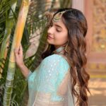 Anushka Sen Instagram - hum tumhare huye 💗 . . . Makeup: @sachinmakeupartist1 Hair: @srvbeeauty