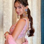 Anushka Sen Instagram - Aashiqui katilo ki gali hai 💗 . Jewellery: @papadontpreachbyshubhika