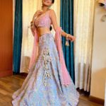 Anushka Sen Instagram - mast nazron se allah bachaye, husna wallon se allah bachaye ✨💗 . Styled by @stylingbyvictor @sohail__mughal___ Makeup by @sachinmakeupartist1 Hair by @srvbeeauty Outfit @kaaishabyshalini Jewellery @papadontpreachbyshubhika Assisted by @stylebyjeenu