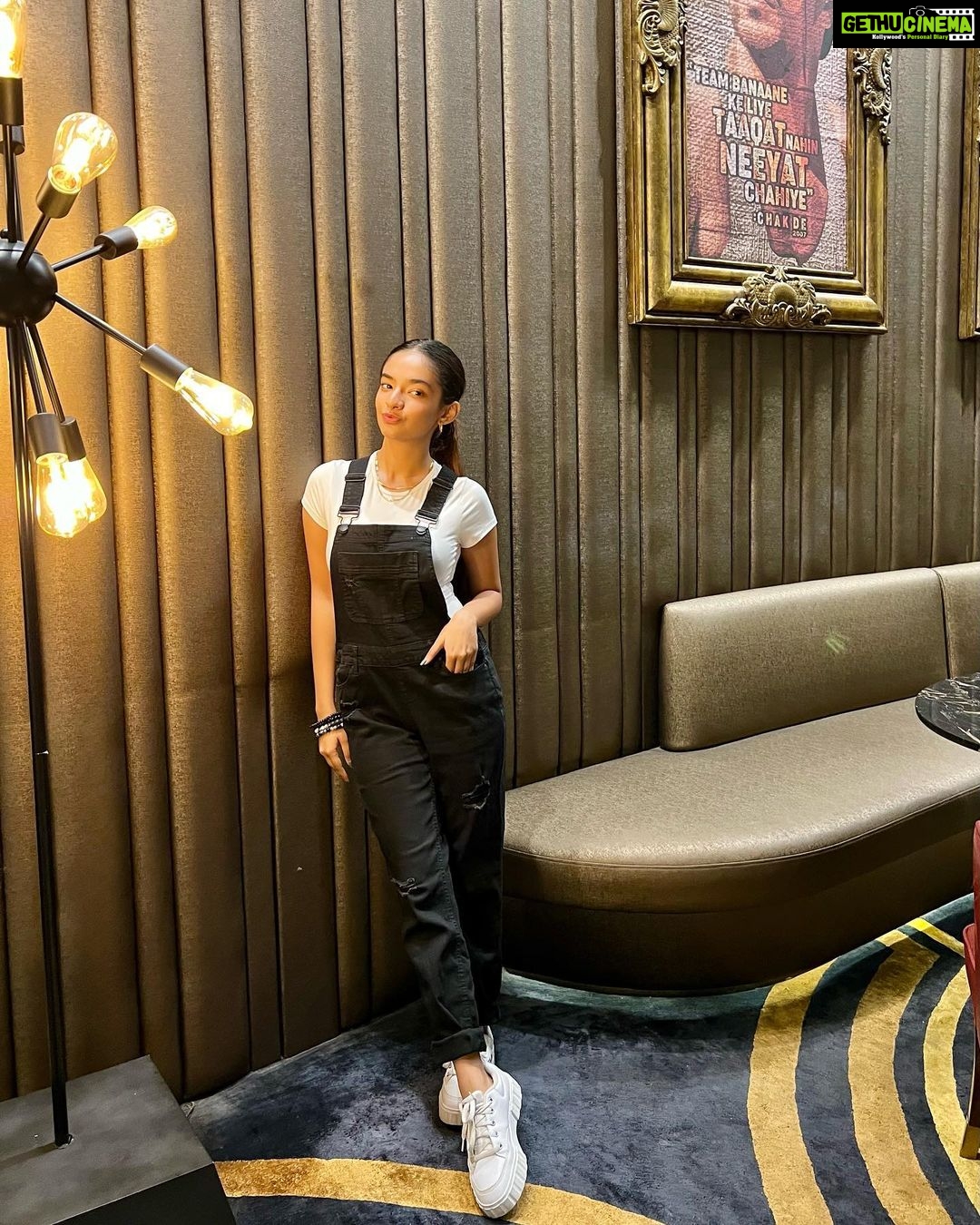 Anushka Sen Instagram - photo dump 🦦🖤 INOX Leisure Ltd.