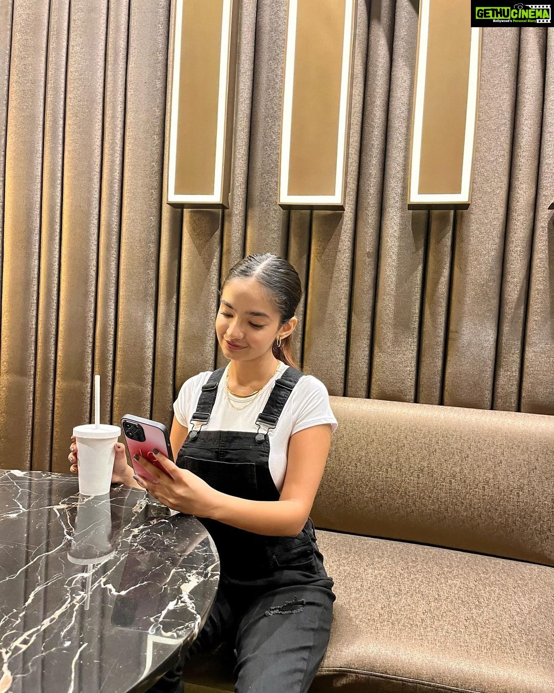 Anushka Sen Instagram - photo dump 🦦🖤 INOX Leisure Ltd.