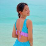 Anushka Sen Instagram - Beach baby 💗☀️ . @siyamworld Wearing: @angelcroshet_swimwear Maldives