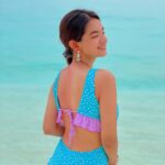 Anushka Sen Instagram – Beach baby 💗☀️
.
@siyamworld
Wearing: @angelcroshet_swimwear Maldives