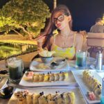 Anushka Sen Instagram - color coordinated with sushi lol💛 #arigato @siyamworld Maldives