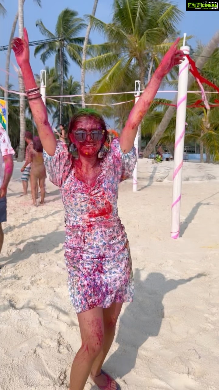 Anushka Sen Instagram - My Best Holi EVERRR in Maldivesss😍🔥 #ReelsPeHoli #Holi2022 #afterholiface Siyam World