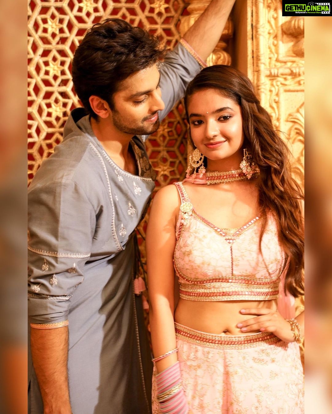 Anushka Sen Instagram - #MastNazronSe Releasing on 31st March. π #tseries @tseries.official #BhushanKumar @jubin_nautiyal @nikifying @manojmuntashir @rochakkohli @ashishforfilms @adityadevmusic @kohlihimansh @sunilpateldop