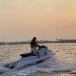 Anushka Sen Instagram - Jet Ski’s are so funnn 🦦💗 Maldives