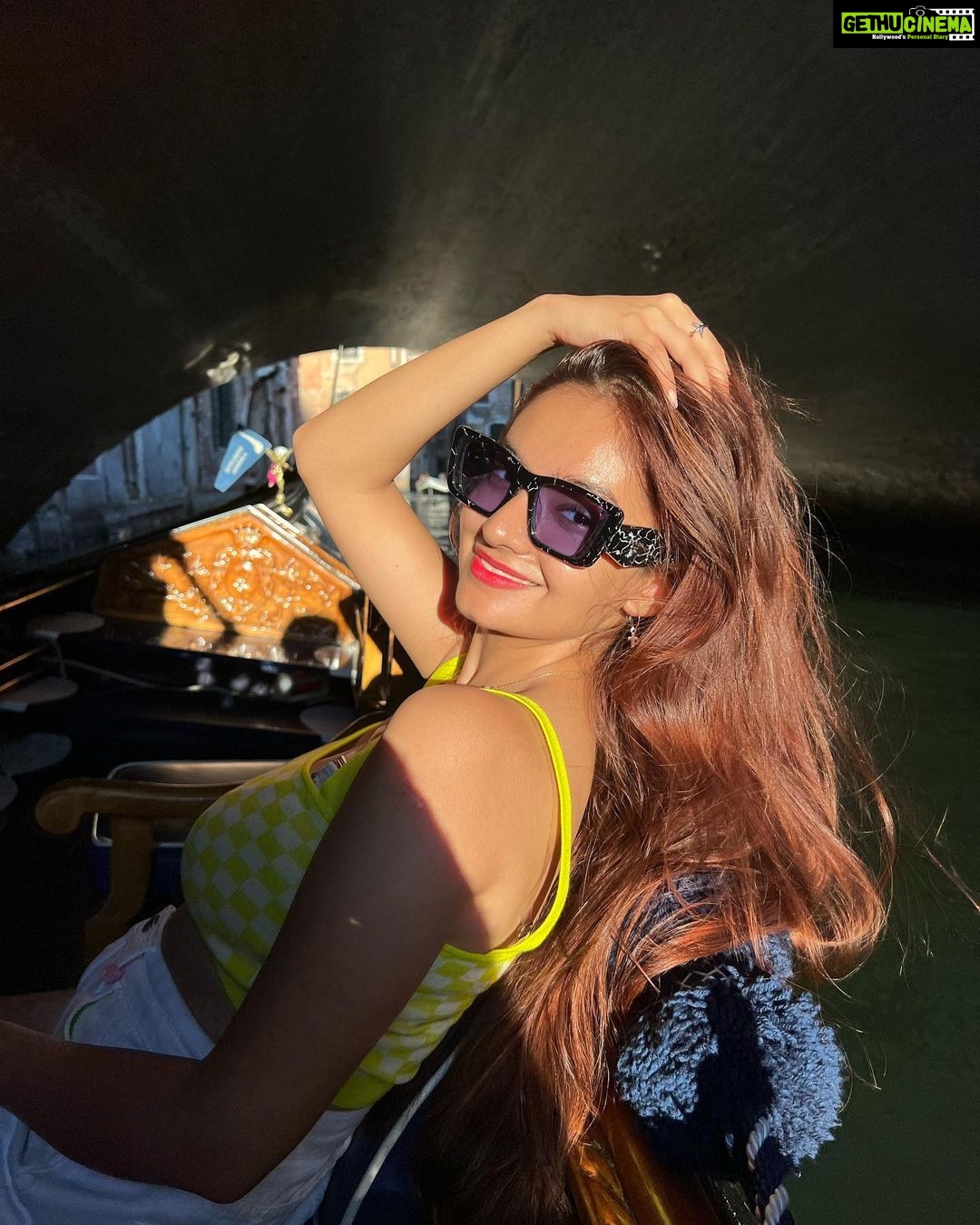 Anushka Sen Instagram - Venice is so beautiful ππ«Άπ₯° Venice, Italy