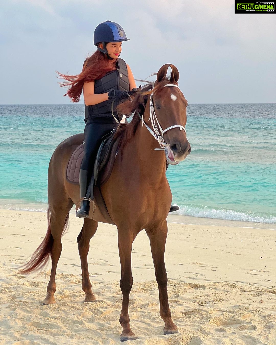 Anushka Sen Instagram - horse riding with kanbulo in @siyamworld 🐎 🏝#maldives Maldives