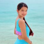 Anushka Sen Instagram – Beach baby 💗☀️
.
@siyamworld
Wearing: @angelcroshet_swimwear Maldives