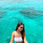 Anushka Sen Instagram - Aaj blue hai paani paani, din bhi sunny sunny 😬🤍✈️💘🎀🥰✨ . . Wearing: @angelcroshet_swimwear @siyamworld #maldives #waterbaby Maldives