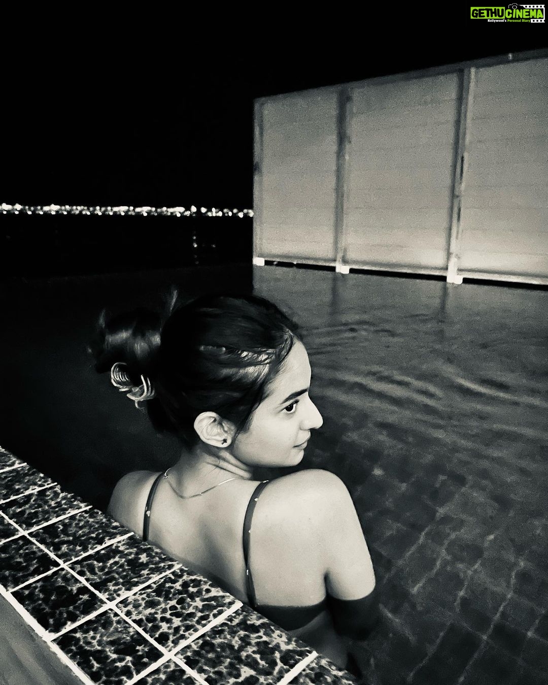 Anushka Sen Instagram - water baby 💘🌠🌙 Maldives