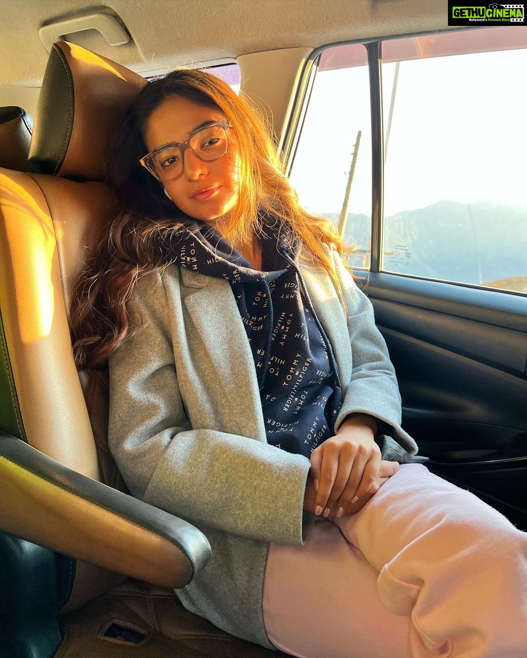 Anushka Sen Instagram - on my way to get my coffee 💃