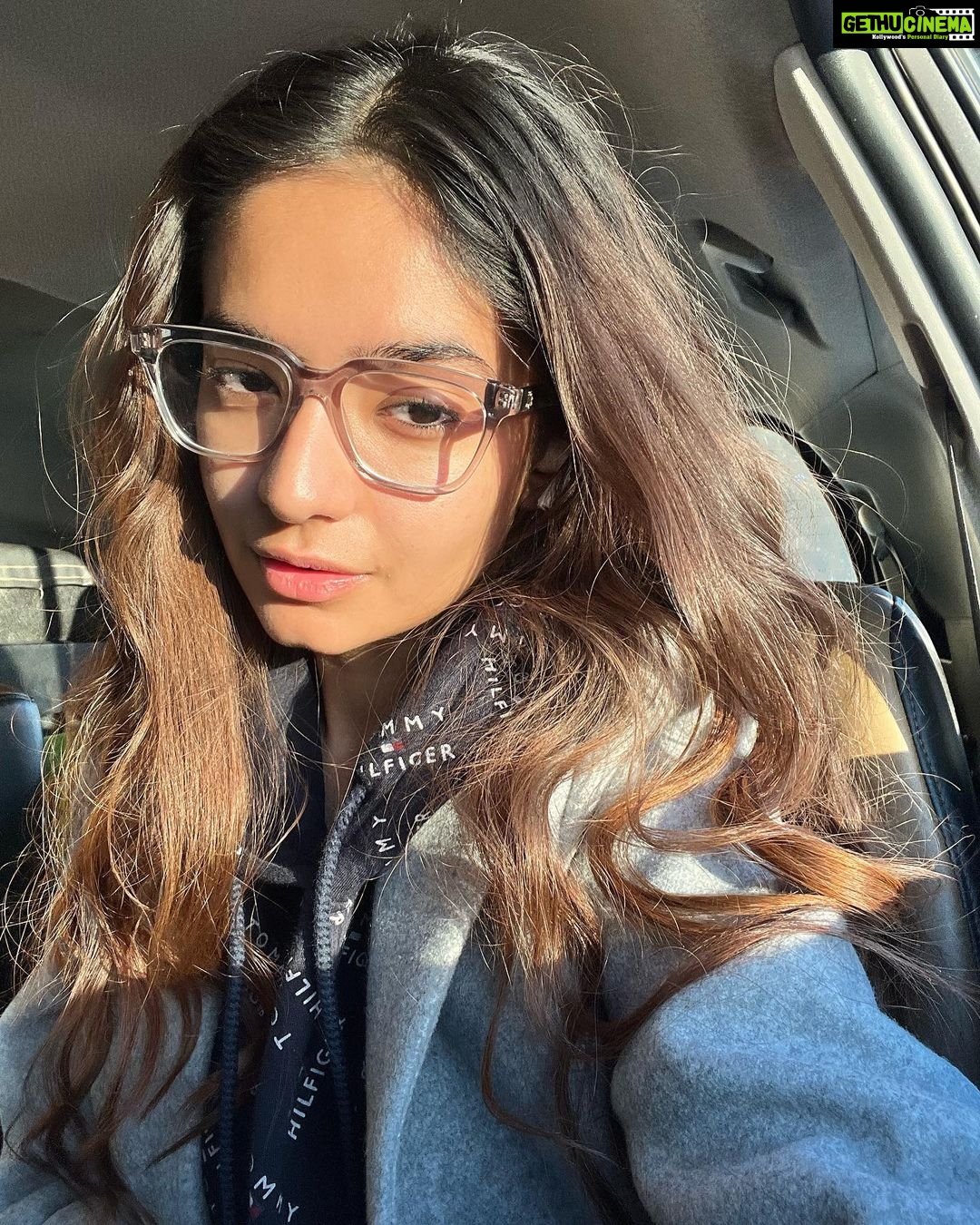 Anushka Sen Instagram - 7 am selfies in Shimla 🤍⛰ #nofilterneeded