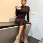 Anushka Sen Instagram - coffee and calls 🦦