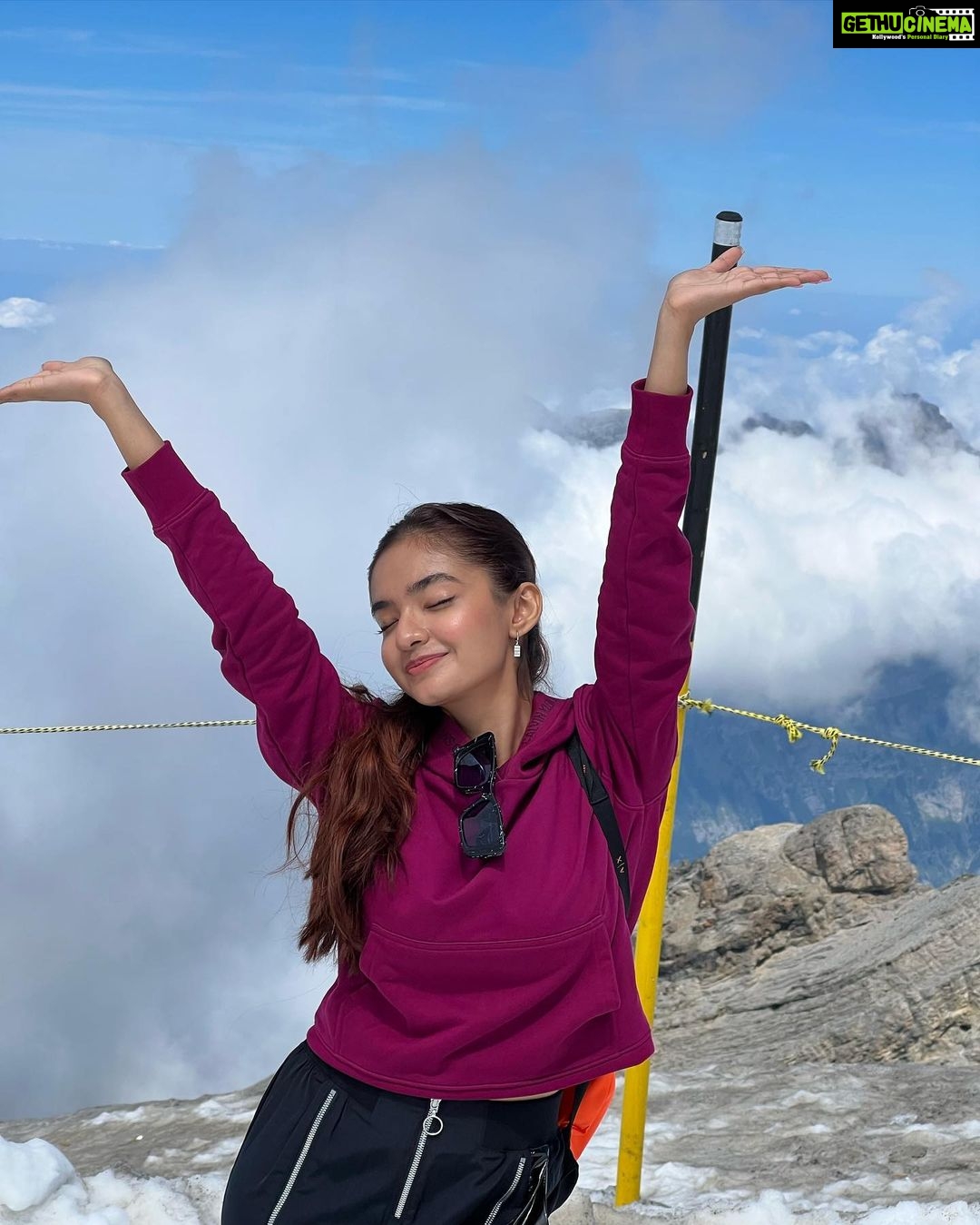 Anushka Sen Instagram - Mount Titlis 🏔🥰💜 Mount Titlis, Top of Europe
