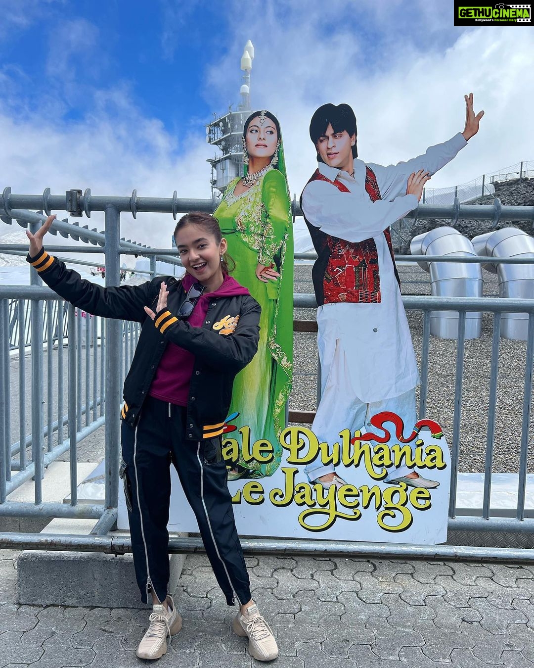 Anushka Sen Instagram - Mount Titlis 🏔🥰💜 Mount Titlis, Top of Europe