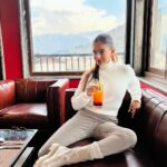 Anushka Sen Instagram - v i b e s 🏔 Srinagar, Jammu and Kashmir