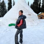 Anushka Sen Instagram - ❤️‍🔥⛄️❄️ Gulmarg, Kashmir