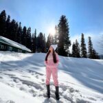 Anushka Sen Instagram - paradise 🦋🥶❄️⛄️ Gulmarg, Kashmir