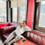 Anushka Sen Instagram - v i b e s 🏔 Srinagar, Jammu and Kashmir