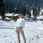 Anushka Sen Instagram – do you want to build a snowman? ⛄️ Gulmarg, Kashmir