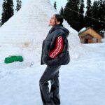 Anushka Sen Instagram - ❤️‍🔥⛄️❄️ Gulmarg, Kashmir