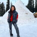 Anushka Sen Instagram - ❤️‍🔥⛄️❄️ Gulmarg, Kashmir