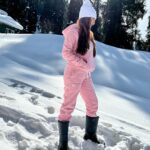 Anushka Sen Instagram - paradise 🦋🥶❄️⛄️ Gulmarg, Kashmir