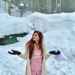 Anushka Sen Instagram – snowfall ❄️⛄️🥶 Gulmarg, Kashmir
