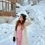 Anushka Sen Instagram – snowfall ❄️⛄️🥶 Gulmarg, Kashmir