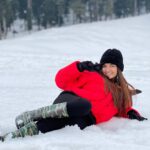 Anushka Sen Instagram - Chillin’❄️😎 Pahalgam