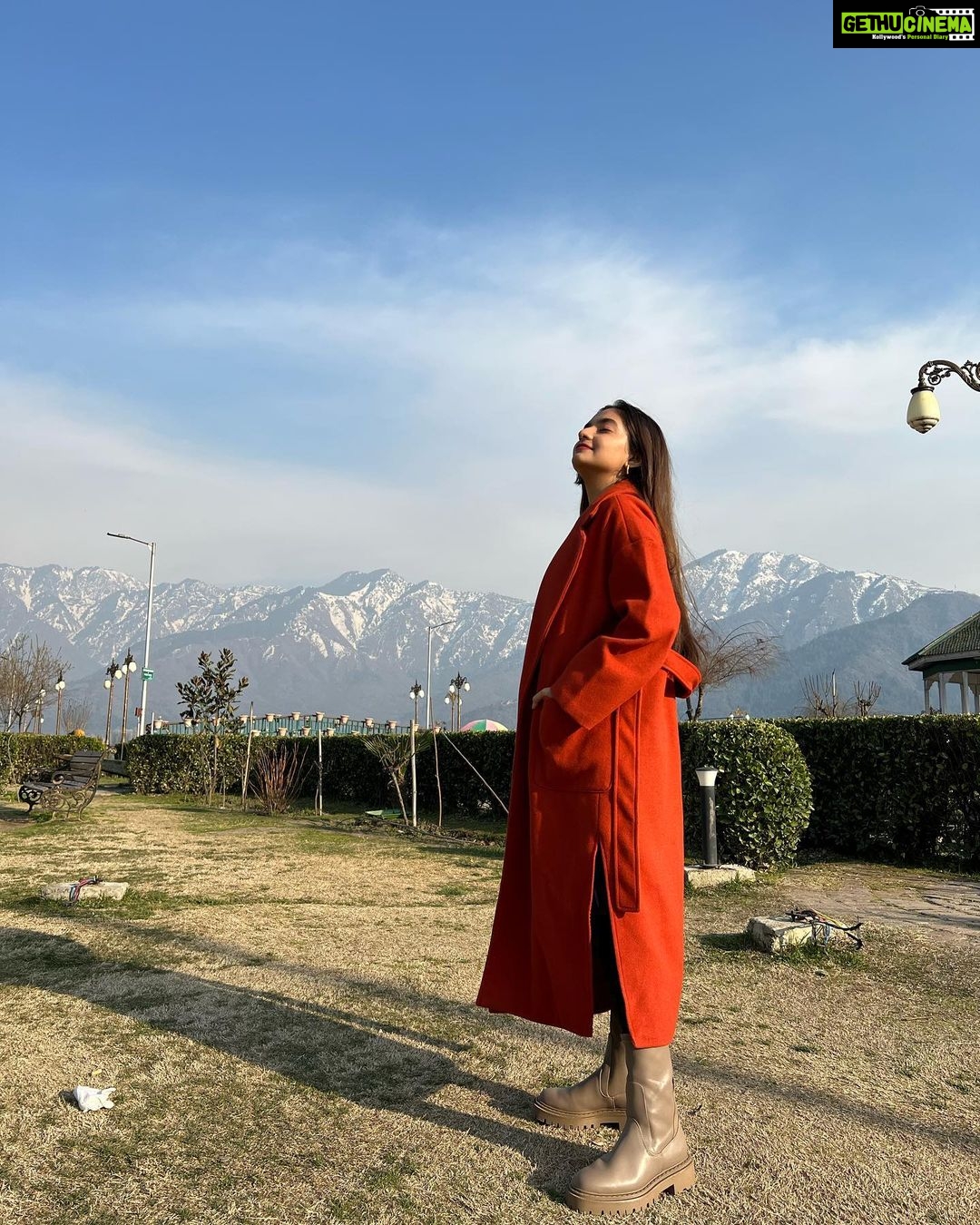 Anushka Sen Instagram - Kashmir 💗🌷💕 Srinagar, Jammu and Kashmir