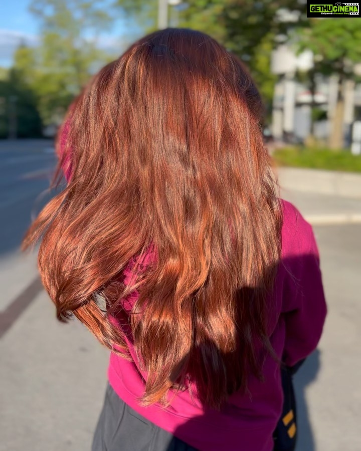 Anushka Sen Instagram - Love is in the hair 🦦🫶 Lucerne, Switzerland