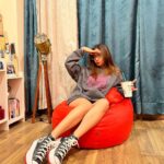 Anushka Sen Instagram - Hoodie and coffee, my two fav things 🧸 . Hoodie: @urbanic_in