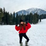 Anushka Sen Instagram - snow snow snow ❄️⛄️ Pahalgam