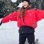 Anushka Sen Instagram - Valentine’s Day with snowww ❄️⛄️ Pahalgam