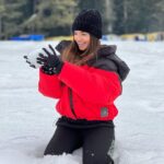 Anushka Sen Instagram - Valentine’s Day with snowww ❄️⛄️ Pahalgam